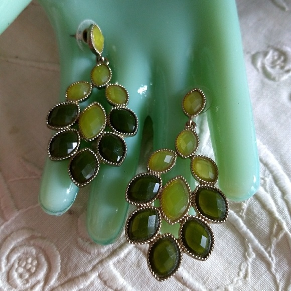 Green earrings - Picture 2 of 2